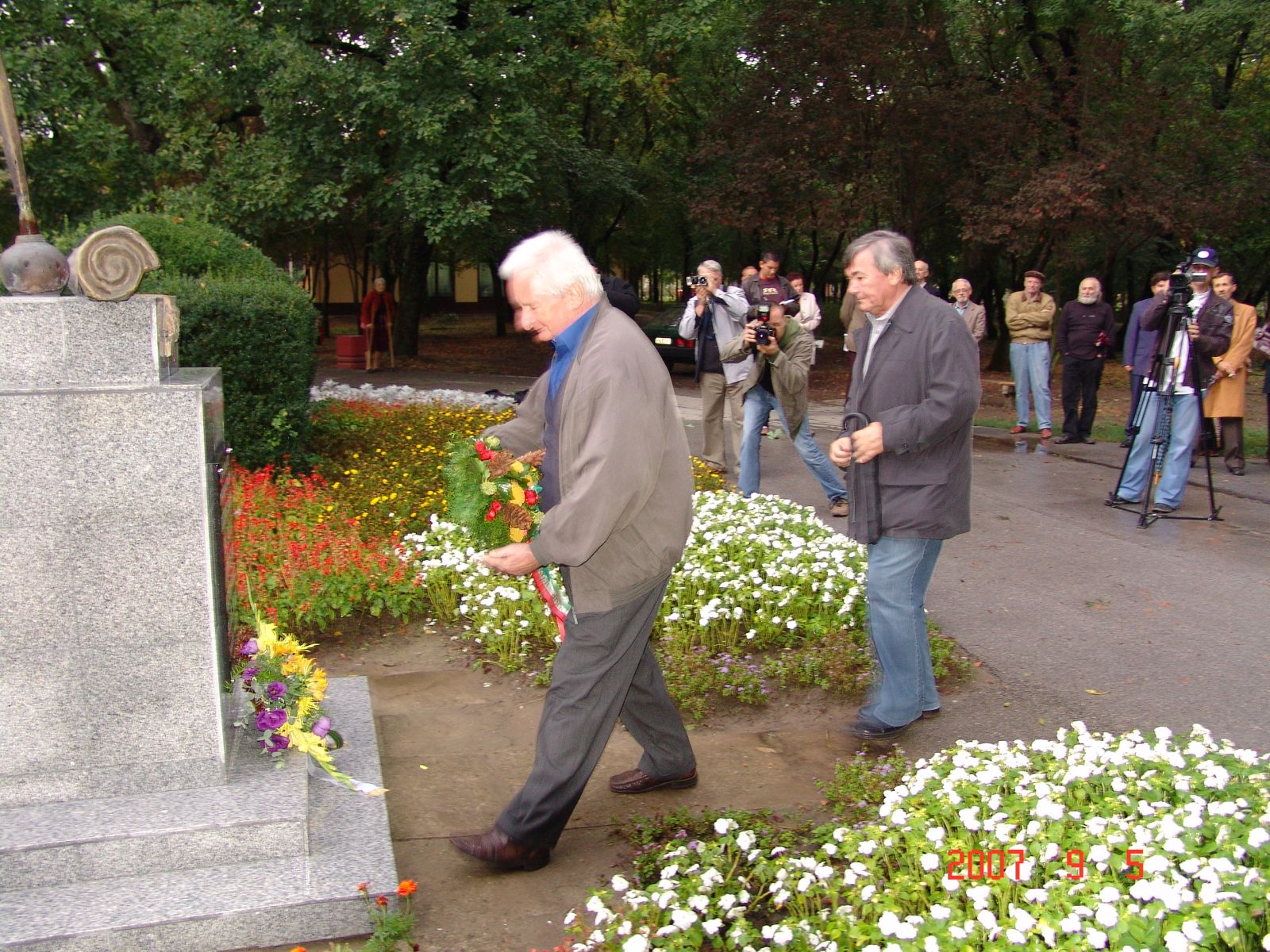 image021