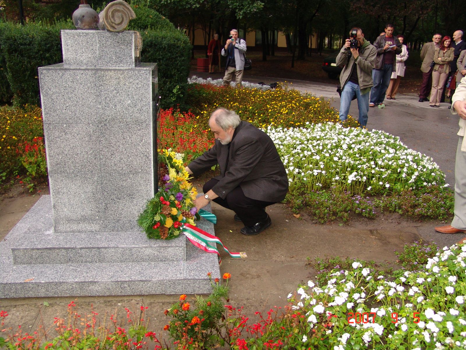 image024