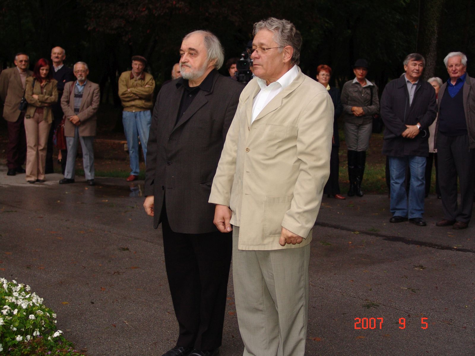 image025