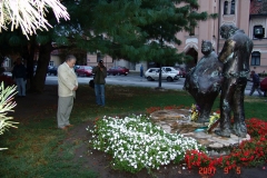 image046