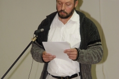 image318