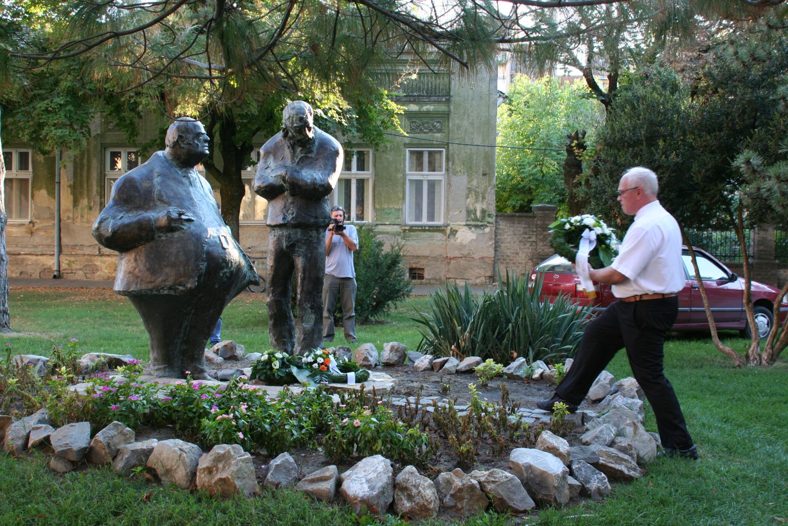 image022